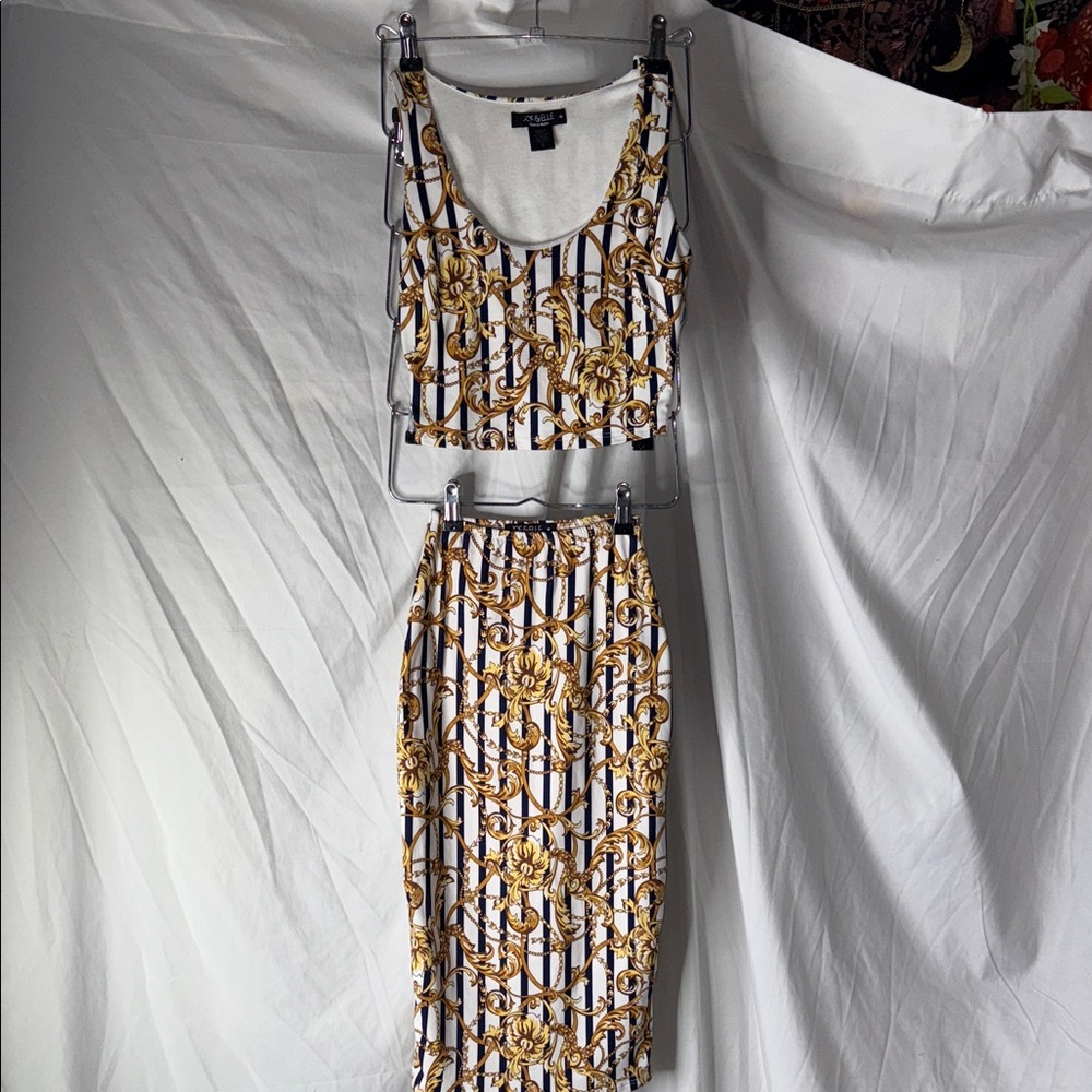Joe & Elle Elegant Gold and Black Patterned Midi Skirt
